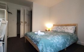 Bright, Chilled Ensuite Db Room In A Shared Flat!